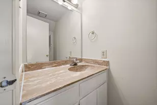 929 W Hickory St, Denton, TX 76201 - Photo 6