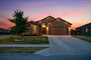 432 Windsail Ln, Azle, TX 76020 - Photo 2