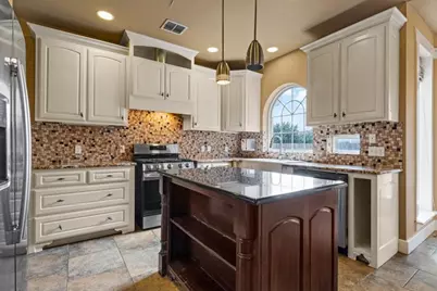 17015 Stonebriar Road, Woodway, TX 76712 - Photo 12