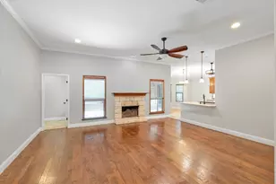 2005 Lindentree Dr, Weatherford, TX 76086 - Photo 2