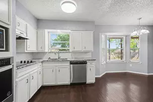 405 Sixpence Ln, Euless, TX 76039 - Photo 8
