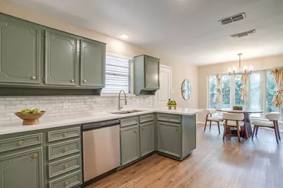 105 Lakeway Drive, Benbrook, TX 76126 - Photo 14