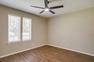 105 Lakeway Dr, Benbrook, TX 76126 - Photo 24