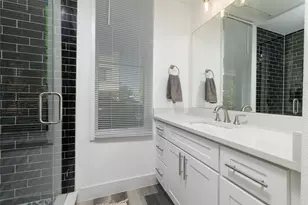 449 S Rayner St, Fort Worth, TX 76111 - Photo 8