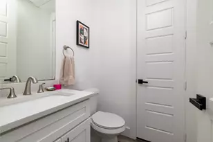 449 S Rayner St, Fort Worth, TX 76111 - Photo 12