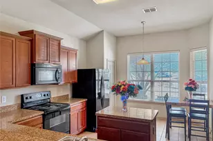 1805 Overlook Dr, Lancaster, TX 75146 - Photo 6
