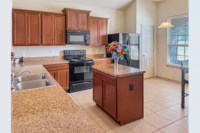 1805 Overlook Drive, Lancaster, TX 75146 - Photo 2