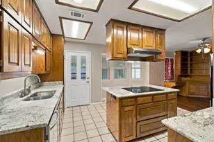 1802 Tulip Dr, Arlington, TX 76013 - Photo 6