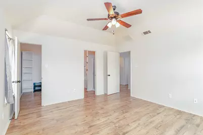 521 N Avenue E, Springtown, TX 76082 - Photo 10