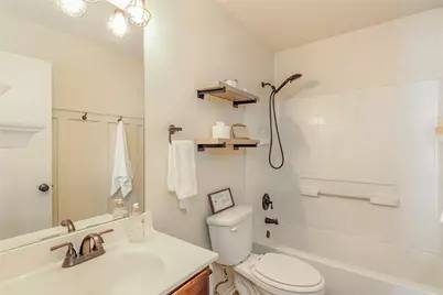 521 N Avenue E, Springtown, TX 76082 - Photo 18