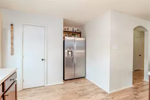 521 N Ave E, Springtown, TX 76082 - Photo 8