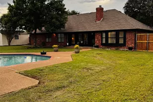 709 Hollingsworth Ln, Red Oak, TX 75154 - Photo 6