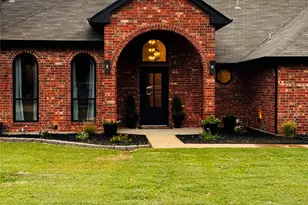 709 Hollingsworth Ln, Red Oak, TX 75154 - Photo 1