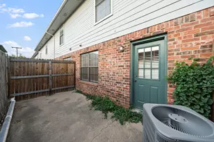 929 W Hickory St, Denton, TX 76201 - Photo 22