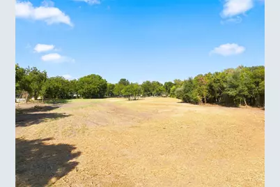 305 N Avenue Q, Clifton, TX 76634 - Photo 2