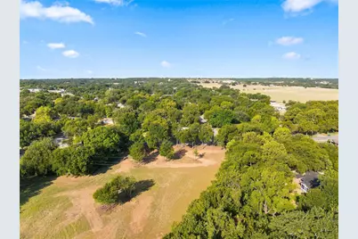 305 N Avenue Q, Clifton, TX 76634 - Photo 8