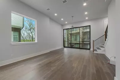 381 E Greenbriar Lane #1005, Dallas, TX 75203 - Photo 8