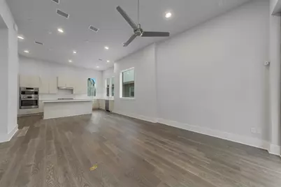 381 E Greenbriar Lane #1005, Dallas, TX 75203 - Photo 10