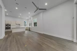 381 E Greenbriar Ln, Dallas, TX 75203 - Photo 10