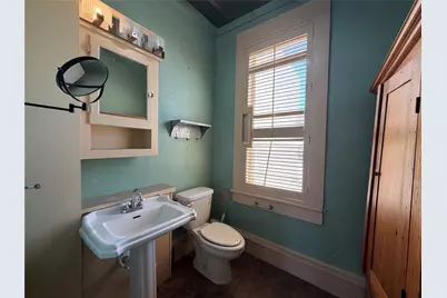 227 W Oak Street #B, Denton, TX 76201 - Photo 8