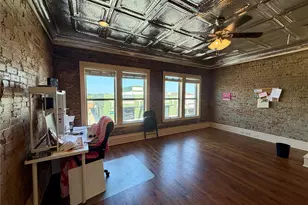 227 W Oak St, Denton, TX 76201 - Photo 2