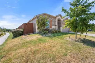 2901 Panhandle Dr, Heartland, TX 75126 - Photo 2