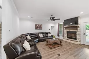 2501 Bunker Hill Dr, Burleson, TX 76028 - Photo 8