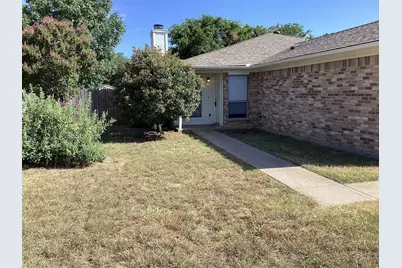 1152 Landsdale Lane, Saginaw, TX 76179 - Photo 2