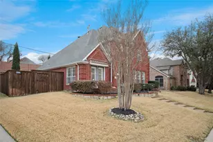 125 Bricknell Ln, Coppell, TX 75019 - Photo 2