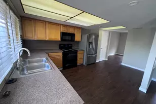 1610 Kingston Dr, Grand Prairie, TX 75051 - Photo 10