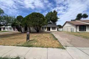 1610 Kingston Dr, Grand Prairie, TX 75051 - Photo 4