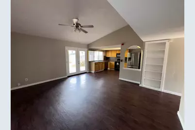 1610 Kingston Drive, Grand Prairie, TX 75051 - Photo 8