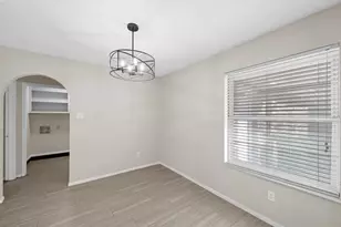 2001 San Jacinto Dr, Arlington, TX 76012 - Photo 8