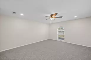 2001 San Jacinto Dr, Arlington, TX 76012 - Photo 14