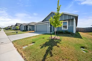 10753 Cowhide Ln, Fort Worth, TX 76108 - Photo 4