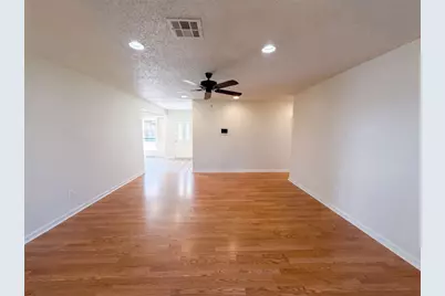203 Frost Creek Avenue, Groesbeck, TX 76642 - Photo 6