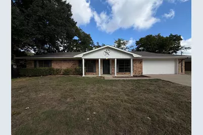 203 Frost Creek Avenue, Groesbeck, TX 76642 - Photo 1