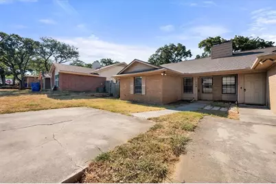 708 Woodland Court, Kennedale, TX 76060 - Photo 4