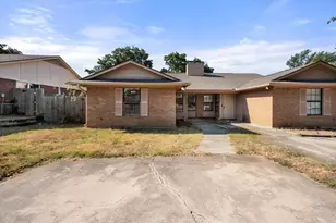 708 Woodland Ct, Kennedale, TX 76060 - Photo 2