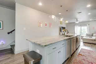 2537 McCart Ave, Fort Worth, TX 76110 - Photo 10