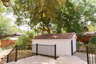 110 N Briscoe Blvd, Dallas, TX 75211 - Photo 30