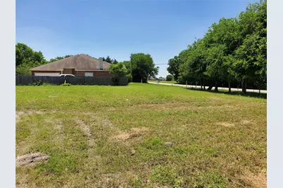 800 Terrace Drive, DeSoto, TX 75115 - Photo 2