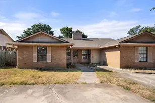 706 Woodland Ct, Kennedale, TX 76060 - Photo 2