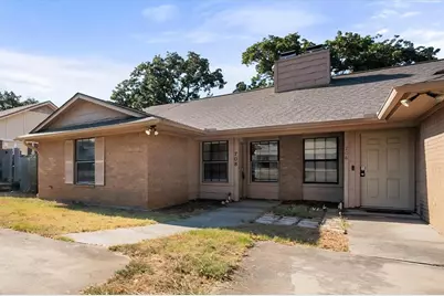 706 Woodland Court, Kennedale, TX 76060 - Photo 2