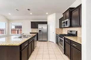 2208 Sadlers Creek Ln, Fort Worth, TX 76108 - Photo 8