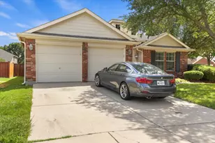 3271 Yeltes, Grand Prairie, TX 75054 - Photo 2
