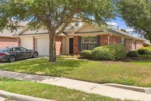 3271 Yeltes, Grand Prairie, TX 75054 - Photo 4