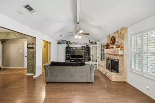 5729 Sage Bloom Dr, Arlington, TX 76017 - Photo 4