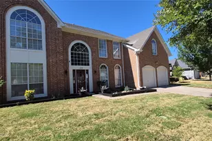 117 Morningside Dr, Grand Prairie, TX 75052 - Photo 2