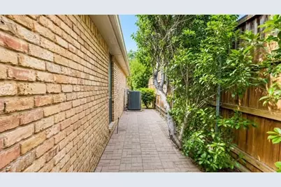 5719 Covehaven Drive, Dallas, TX 75252 - Photo 32
